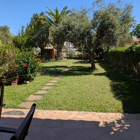 Feba Con Giardino A 400m Dal Mare Costa Rei