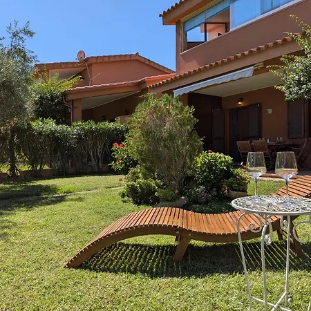 Feba Con Giardino A 400m Dal Mare Ferienhaus